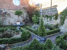 The Old Clock Makers