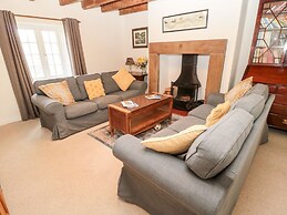 2 Redeswood Cottages