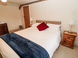 2 Redeswood Cottages