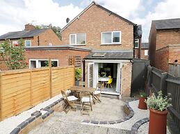 25 Shakespeare Street