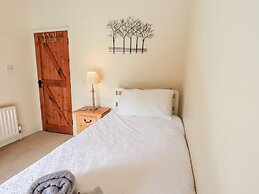 4 Greencross Cottages