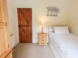 4 Greencross Cottages