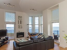 Apartment 4 Granville Point