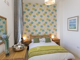 Apartment 4 Granville Point