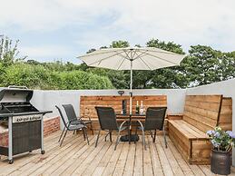 Rhianwen, Plas Moelfre Hall Barns