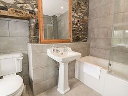 Rhianwen, Plas Moelfre Hall Barns