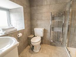 Rhianwen, Plas Moelfre Hall Barns