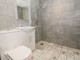 Rhianwen, Plas Moelfre Hall Barns