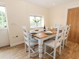 Rhianwen, Plas Moelfre Hall Barns