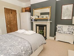 Londesborough Cottage