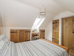 Swan Lodge Castle Farm