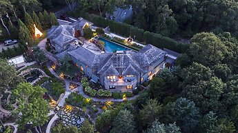 East Hampton Art House Bed & Breakfast