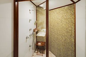 East Hampton Art House Bed & Breakfast