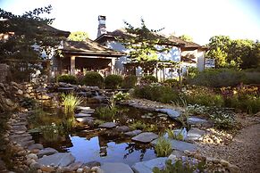 East Hampton Art House Bed & Breakfast