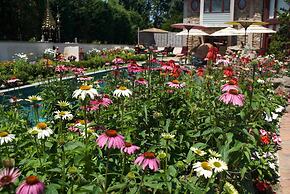 East Hampton Art House Bed & Breakfast