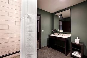 Cyrus Hotel, Topeka, a Tribute Portfolio Hotel