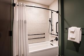 Cyrus Hotel, Topeka, a Tribute Portfolio Hotel