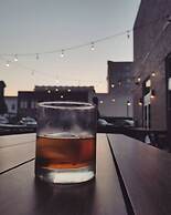 Cyrus Hotel, Topeka, a Tribute Portfolio Hotel