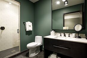 Cyrus Hotel, Topeka, a Tribute Portfolio Hotel