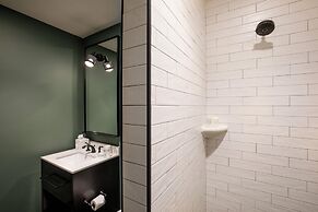 Cyrus Hotel, Topeka, a Tribute Portfolio Hotel