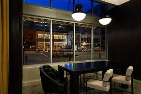 Cyrus Hotel, Topeka, a Tribute Portfolio Hotel