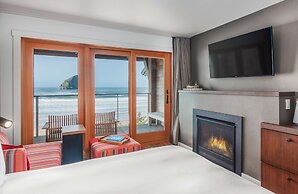 Headlands Coastal Lodge & Spa
