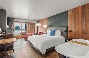 Headlands Coastal Lodge & Spa