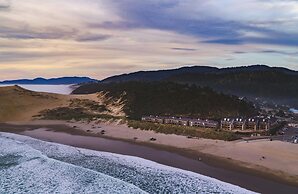 Headlands Coastal Lodge & Spa