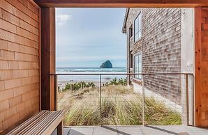 Headlands Coastal Lodge & Spa