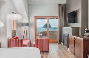 Headlands Coastal Lodge & Spa