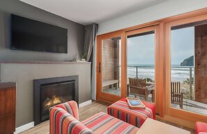 Headlands Coastal Lodge & Spa