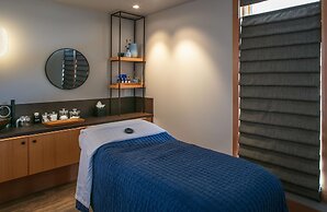 Headlands Coastal Lodge & Spa