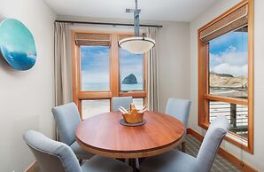 Headlands Coastal Lodge & Spa