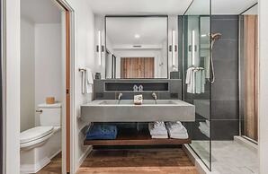 Headlands Coastal Lodge & Spa