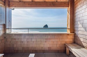 Headlands Coastal Lodge & Spa