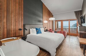 Headlands Coastal Lodge & Spa