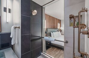 Headlands Coastal Lodge & Spa