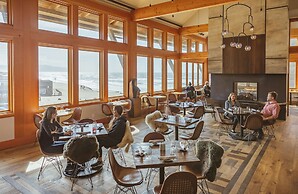 Headlands Coastal Lodge & Spa