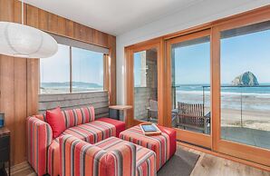 Headlands Coastal Lodge & Spa