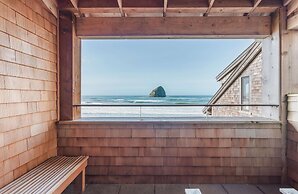 Headlands Coastal Lodge & Spa