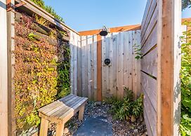 Hart's Camp Airstream Hotel & RV Park