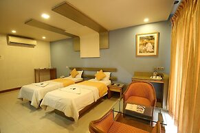 Hotel Kohinoor Square