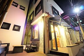 Seoul Cube Ewha - Hostel