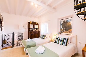 Nina's Traditional House by Estia