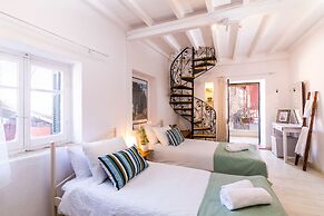 Nina's Traditional House by Estia