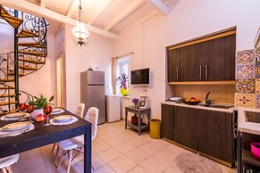 Nina's Traditional House by Estia