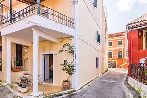 Nina's Traditional House by Estia