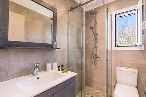 Lamda Apartments by Estia