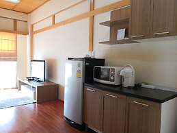 Choke-Set-Thee House