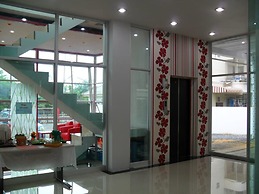 Choke-Set-Thee House